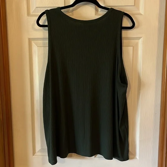 🌟 NWT Old Navy Luxe Ribbed Tank Top - Picture 2 of 8